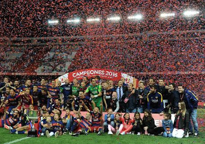 Năm thứ hai liên tiếp Barcelona đoạt cú đúp danh hiệu