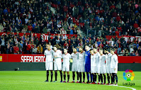 SEVILLA F. C. - Sevilla, España - Temporada 2016-17 -N'Zonzi, Rami, Sarabia, Gabriel Mercado, Franco Vázquez, Sergio Rico, Kranevitter, Vitolo, Vietto, Nico Pareja y Sergio Escudero - SEVILLA F. C. 2 (Garay p.p., Pareja) VALENCIA C. F. 1 (Munir) - 26/11/2016 - Liga de 1ª División, jornada 13 - Sevilla, estadio Ramón Sánchez Pizjuán - Una gran parada de Sergio Rico en el 94 salva a un Sevilla que provisionalmente se coloca 2º en la Liga