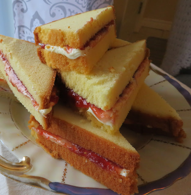 "Jam Sandwiches" Cake