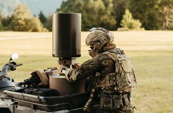 Saab presentó nuevo sensor Sirius Compact L20C para vigilancia de comunicaciones