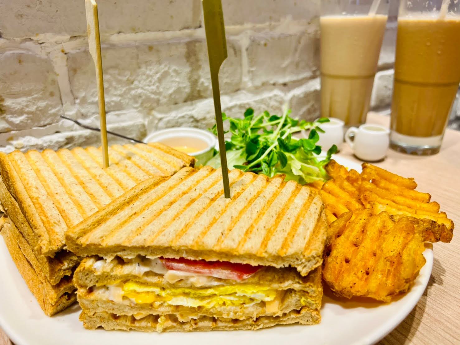 新莊美食推薦 必吃早午餐 和牛菠蘿堡 龍蝦三明治 早餐店