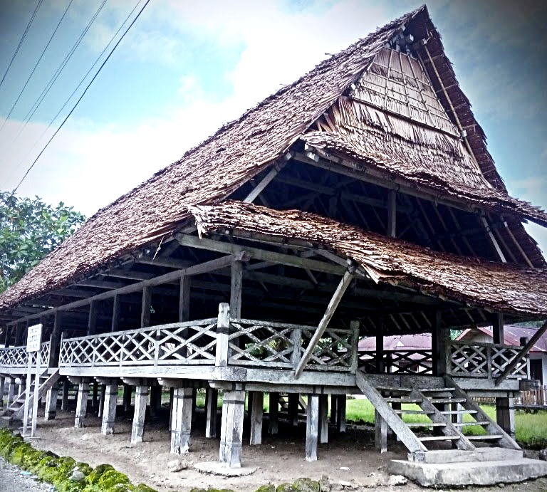 Keunikan Rumah Adat Provinsi Papua Gambleh nn