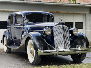 1936 Packard grill is an unmistakable design.