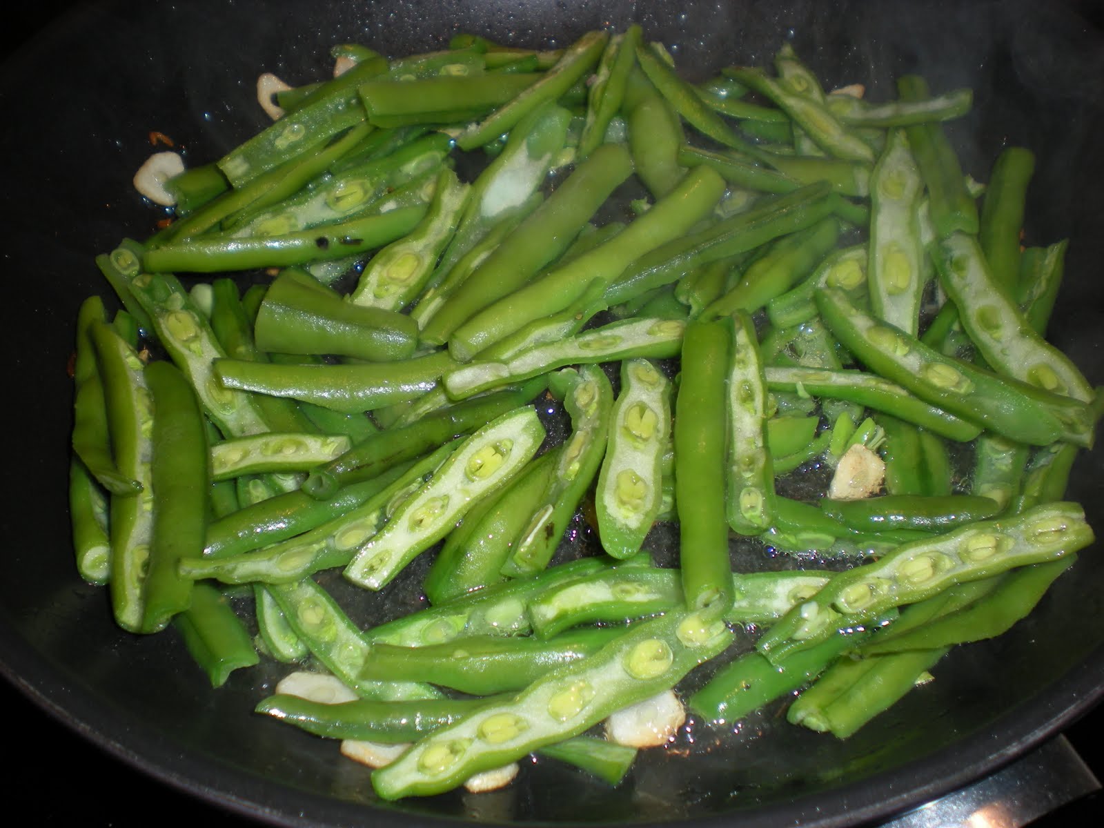 MIS TRUCOS DE COCINA: HABAS CON HUEVO