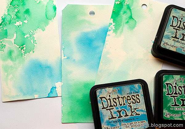 Layers of ink - December Countdown Calendar by Anna-Karin Evaldsson. Ink with Distress Ink.