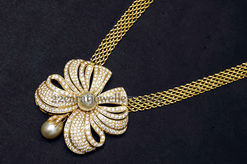 Floral Diamond Locket by Vasundhara