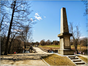 Patriots´ Day en Concord: Memorial Obelisk 