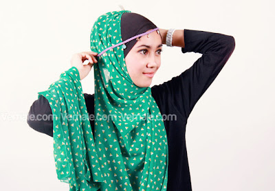 Cara Menggunakan Hijab Pashmina Chiffon Motif Headband