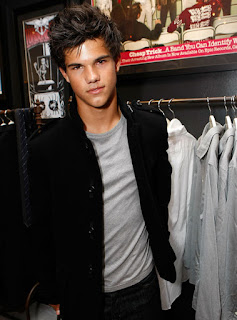 Taylor Lautner [Hollywood Actor]