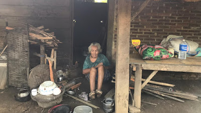 Nenek Yin, Janda Tua Yang Hidup Sebatang Kara Butuh Uluran Tangan