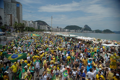 Globo usa vídeo de 2016 para parecer que manifestação estava lotada