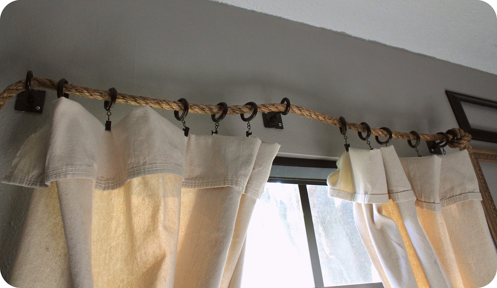 Vintage Home Love: Rope Curtain Rod! AND DIY Curtains!