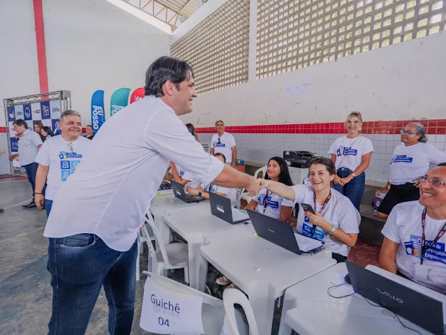 Prefeito em exercício Leo Bezerra participa de Feirão da Empregabilidade no Bairro das Indústrias