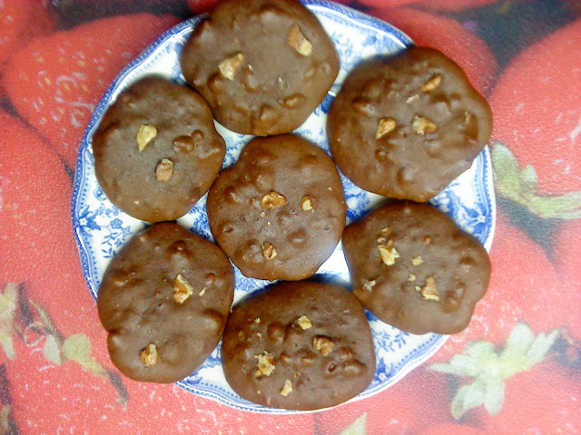 Galletas blandas de chocolate y nueces