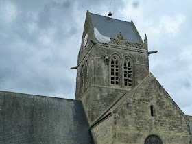 http://www.sainte-mere-eglise.info/en/