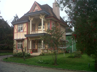 sewa villa kota bunga puncak