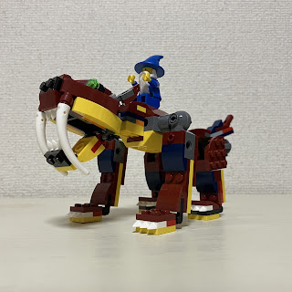 ミニフィグ　サーベルタイガー　騎乗