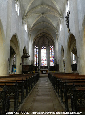 VEZELISE (54) - L'église Saint-Côme et  Saint-Damien (Intérieur)