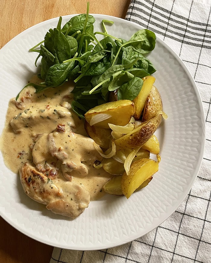 Krämig kyckling med soltorkade tomater