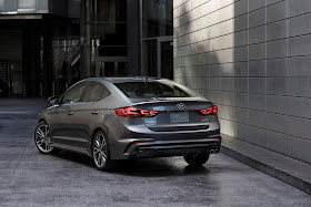 Rear 3/4 view of 2017 Hyundai Elantra Sport