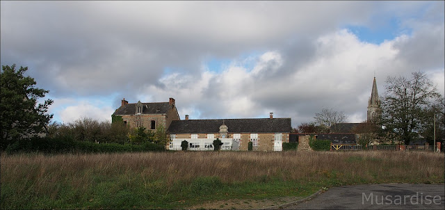 ecole et eglise renac vue sud