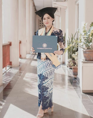 model kebaya wisuda modern terbaru