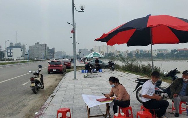 Vì sao người mua vẫn thờ ơ?