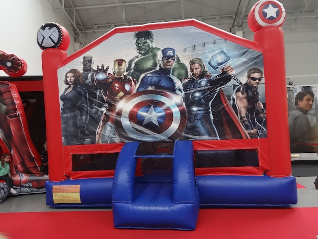 2025.03.22-083 structure gonflable Avengers