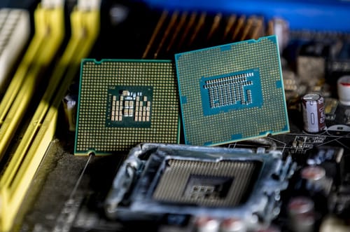 Intel and AMD processors contain new security holes