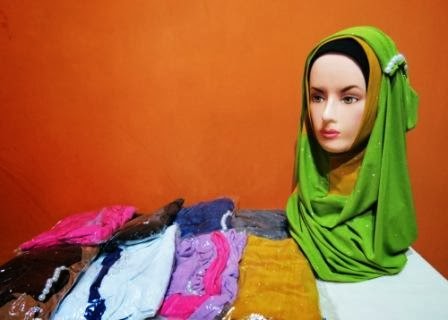  Model  Hijab  Pesta Dua  Warna  tutorial hijab  menutup dada 