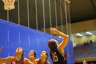 Partido de baloncesto entre el Ausarta Barakaldo Est y el Araba