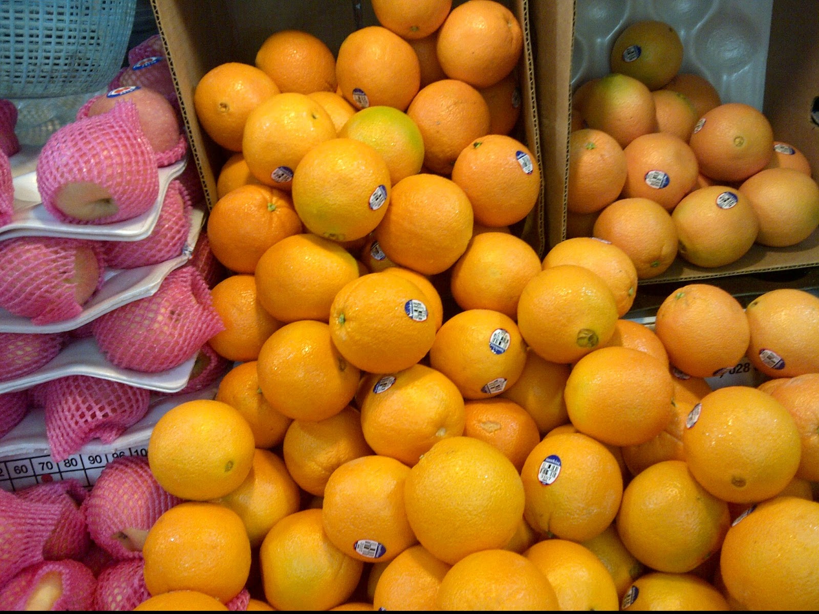 Corat Coret Dunia Zana Hari membeli buah 
