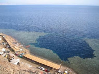 Blue Hole Laut Merah