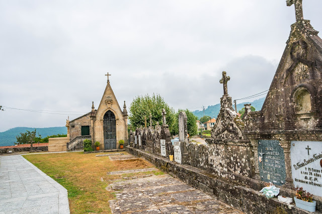 Imagen del cementerio de San Salvador de Maceira
