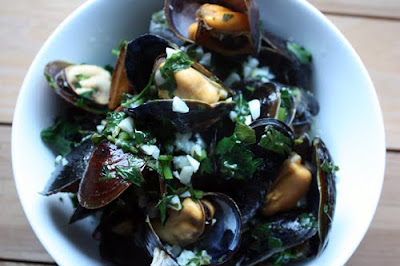 mussels with white wine and garlic