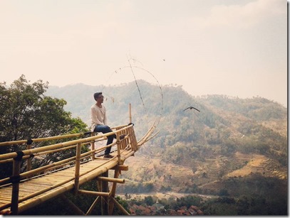 berlayar diangkasa