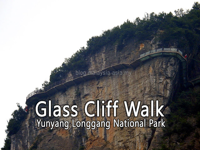 Yunyang Chongqing Glass Cliff Walk