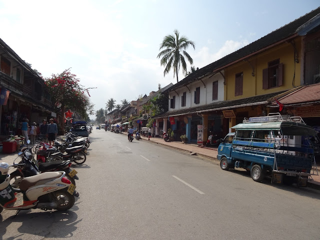 street luang prabang laos