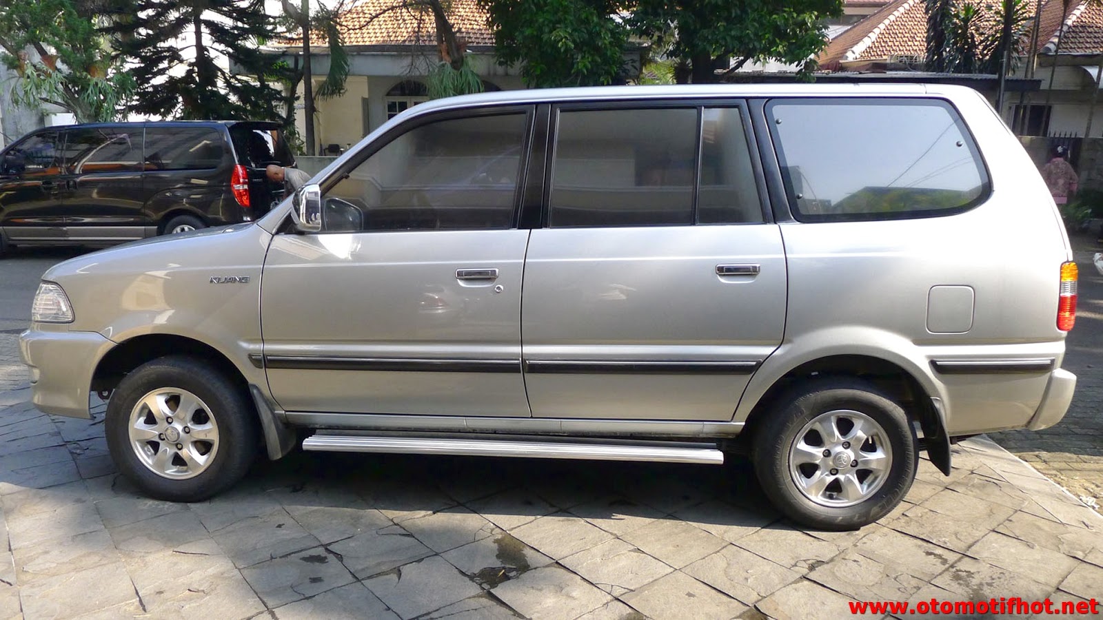 Gambar Cutting Sticker Mobil Kijang Kapsul Duniaotto