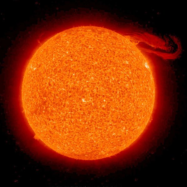 lidah api matahari 1 Foto Terbaru Matahari Tampak Sangat Dekat Diambil Oleh NASA