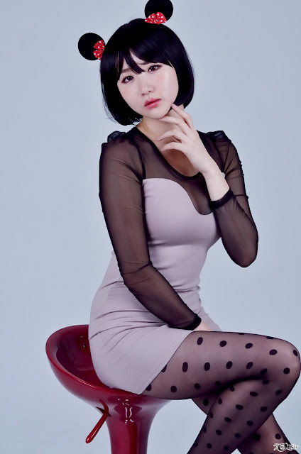 Yeon Da Bin in Beige Mini Dress