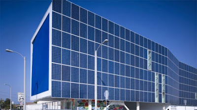 fachadas con paneles solares