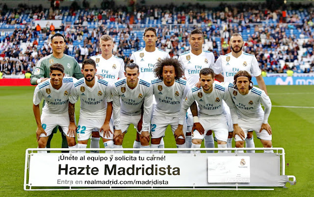 REAL MADRID C. F. Temporada 2017-18. Keylor Navas, Kroos, Varane, Casemiro, Benzema. Achraf, Isco, Bale, Marcelo, Nacho y Modric. REAL MADRID C. F. 6 REAL CLUB CELTA DE VIGO 0. 12/05/2018. Campeonato de Liga de 1ª División, jornada 37. Madrid, estadio Santiago Bernabeu: 56.474 espectadores. GOLES: 1-0: 13’, Bale. 2-0: 30’, Bale. 3-0: 32’, Isco. 4-0: 52’, Achraf. 5-0: 74’, Sergi Gómez, en propia puerta. 6-0: 81’, Kroos.