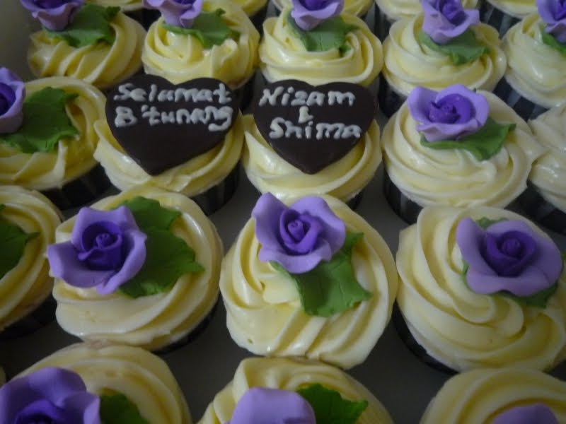  Liza s Yummy Cakes Cupcakes tunang purple lagi 