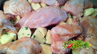 Ζουμερό κοτόπουλο στο φούρνο με πατάτες 06