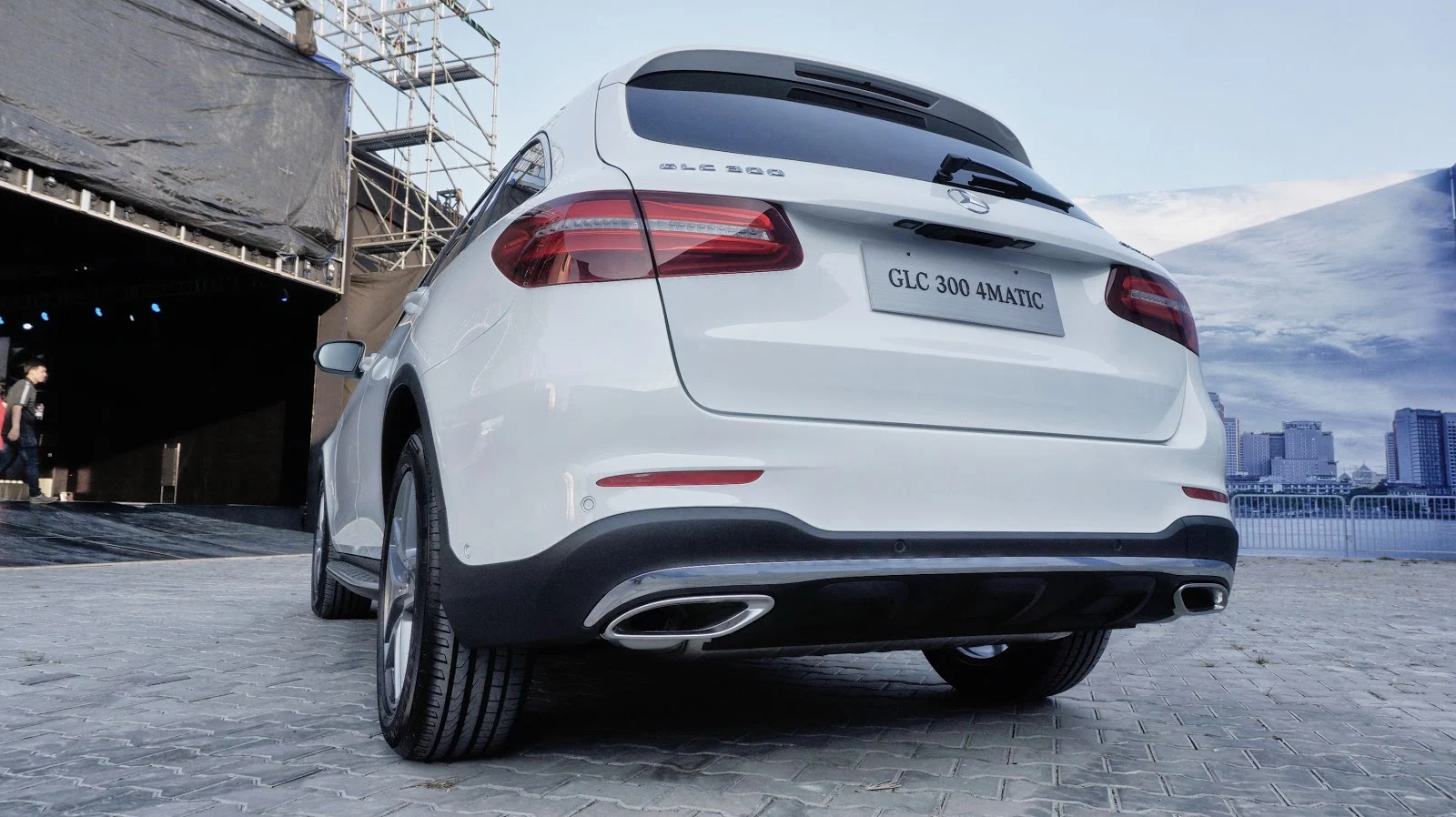 Cận cảnh Mercedes-Benz GLC 300 4Matic 2016