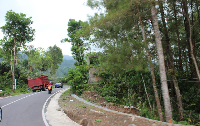 Jalan-Jalan ke Jawa Tengah Pake Mobil Rempong !