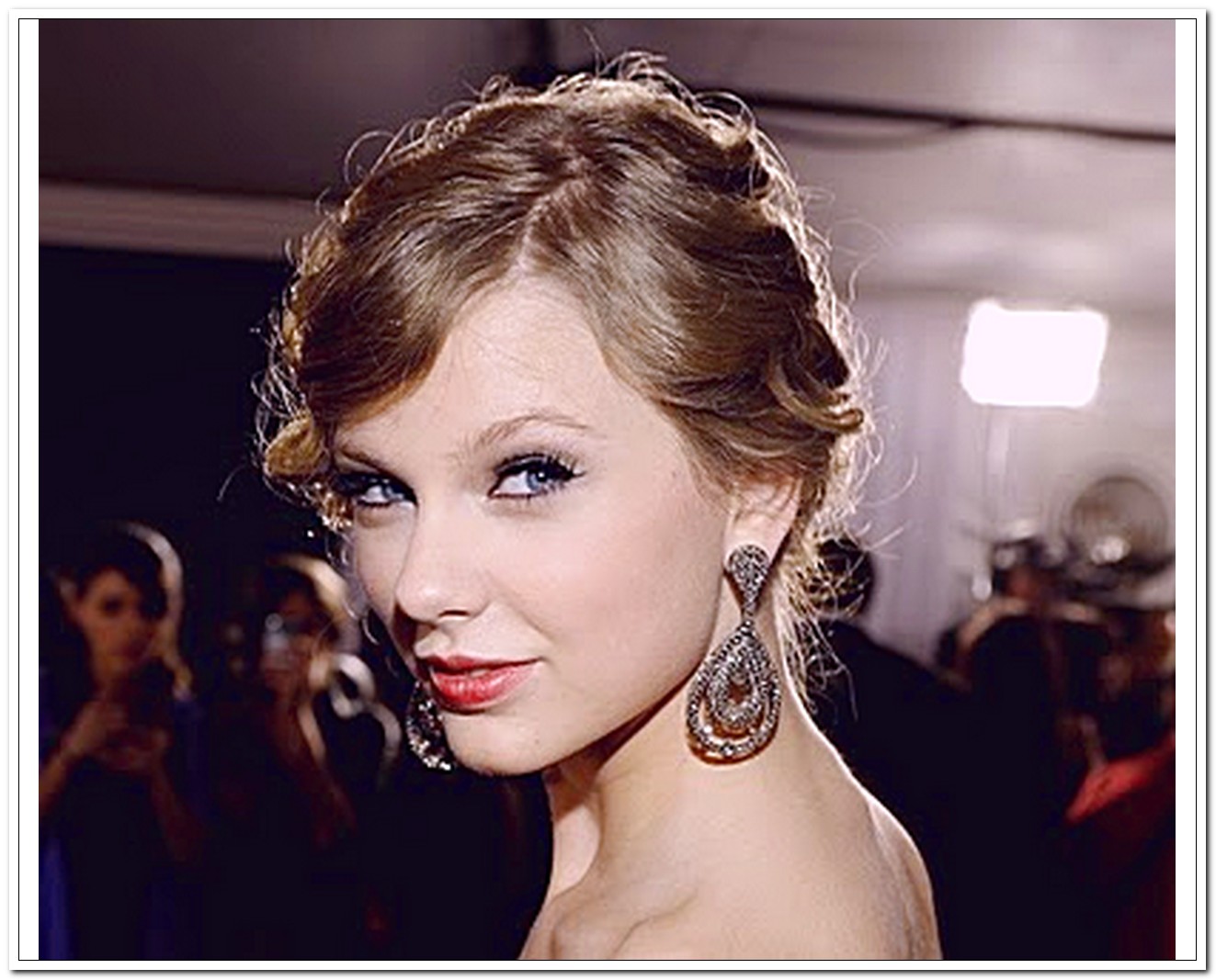 Taylor Swift Hairstyles 2012