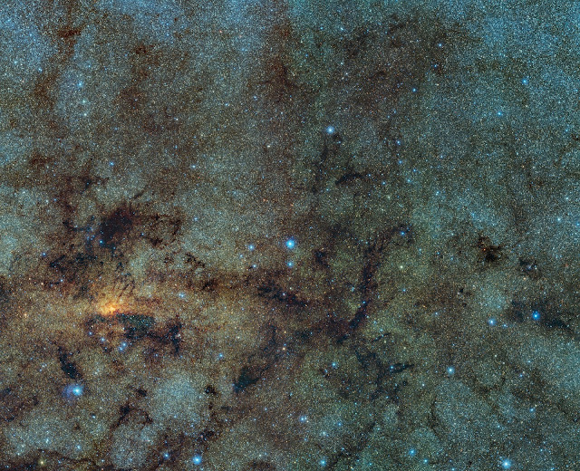 Variable stars close to the Galactic Centre