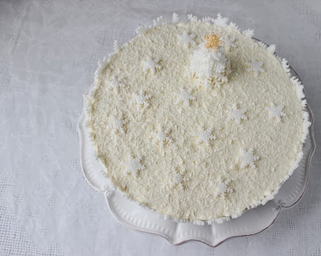 http://angellovescooking.blogspot.nl/2013/12/raffaello-cake.html